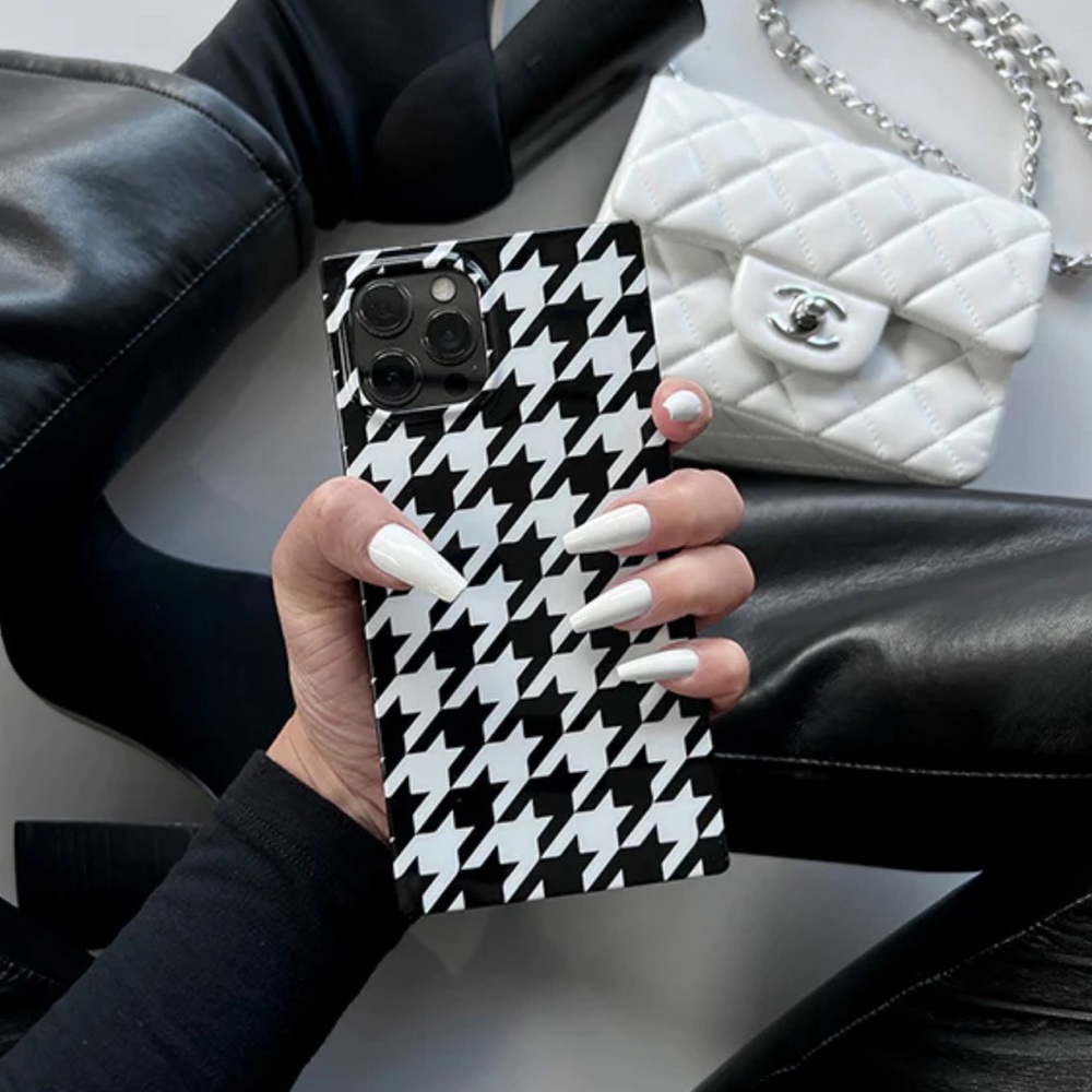 FLAUNT IPHONE 13 PRO MAX HOUNDSTOOTH CASE🖤🤍